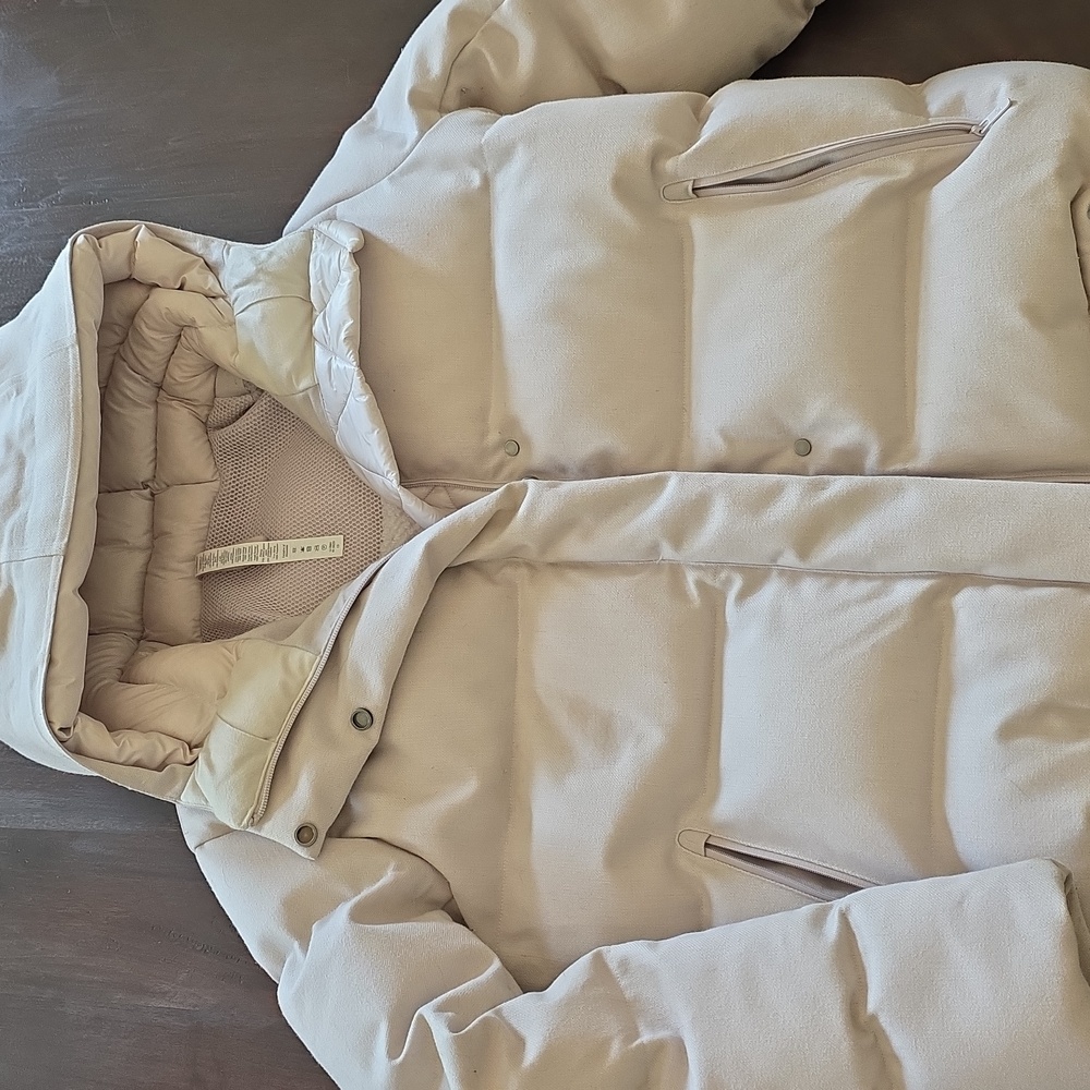 Lululemon Wunder Puff Jacket wool exterior Size 10